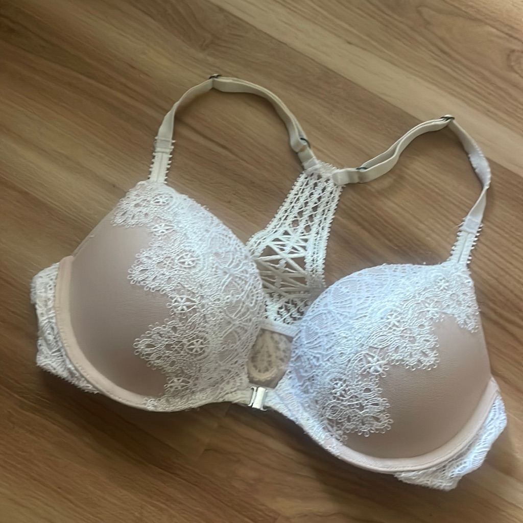 Victoria’s Secret White Lace Bra